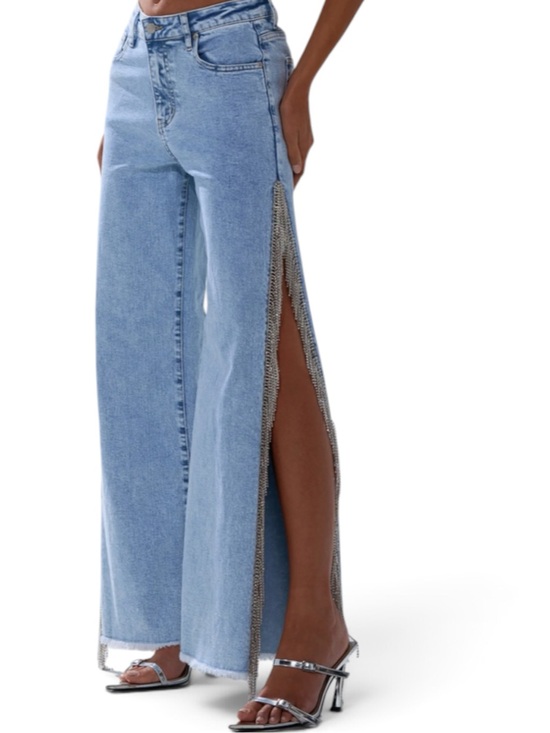 AKIRA Denim - NWT AKIRA ESSENTIAL RELAXED FIT BLING DENIM JEANS